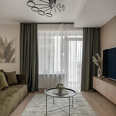 Town Apartment *
